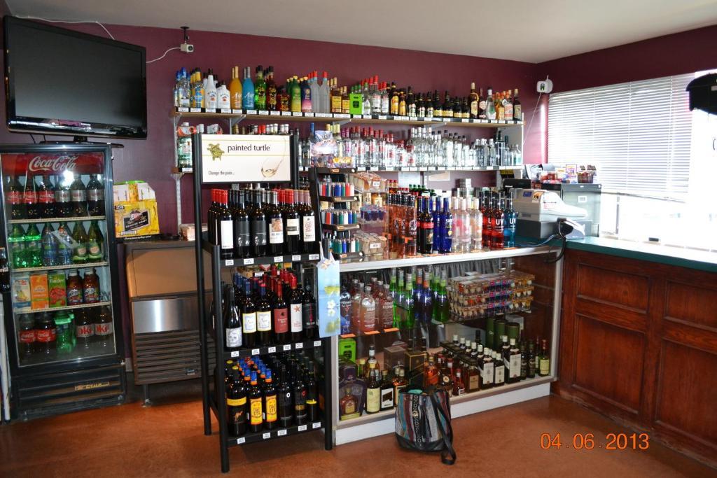 Dalewood Inn Port McNeill Esterno foto